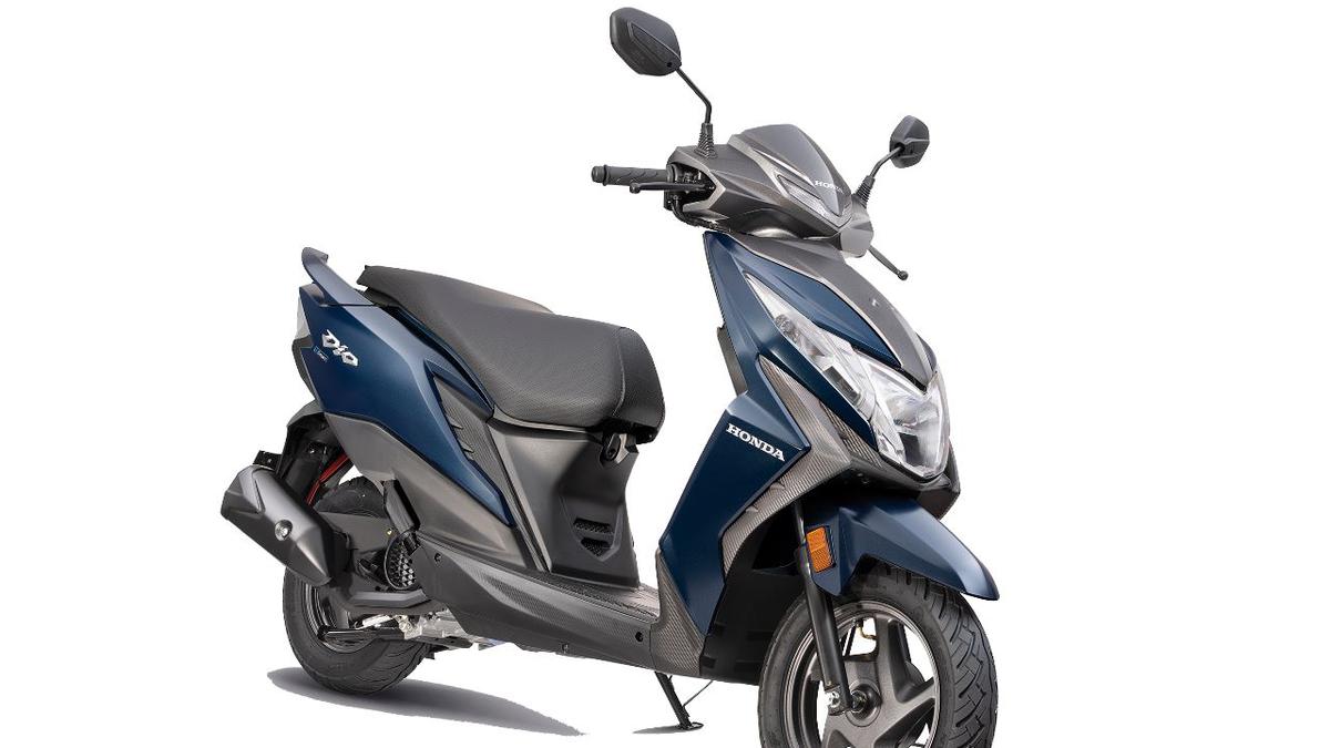 Honda dio discount scooty blue colour